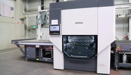 德國(guó)阿庫(kù)矯平機(jī) 建筑工程領(lǐng)域的平整度守護(hù)者，數(shù)秒實(shí)現(xiàn)極致平整