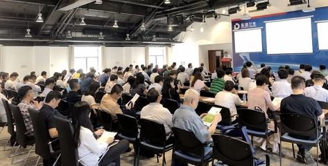 攜手并進，共繪藍(lán)圖——市外資協(xié)會組織會員企業(yè)積極參與上海市新能源汽車產(chǎn)業(yè)推進交流會